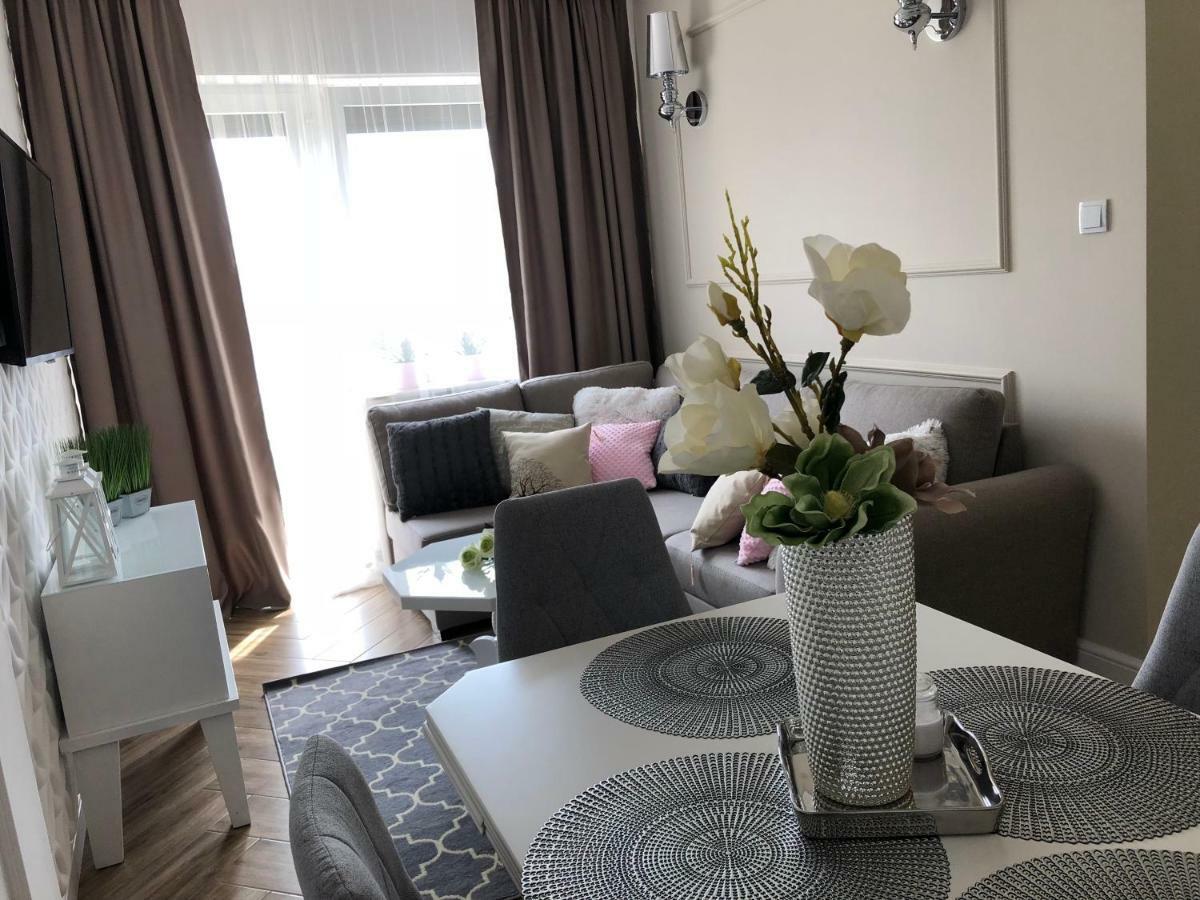 Family & Business Elegant Apartments Ul Warszawska - 2 Bedroom, Balcony, Parking Kielce Exterior foto